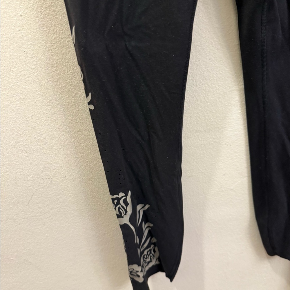 Athleta Black Elation Eyelet 7/8 Leggings - Picture 4 of 9